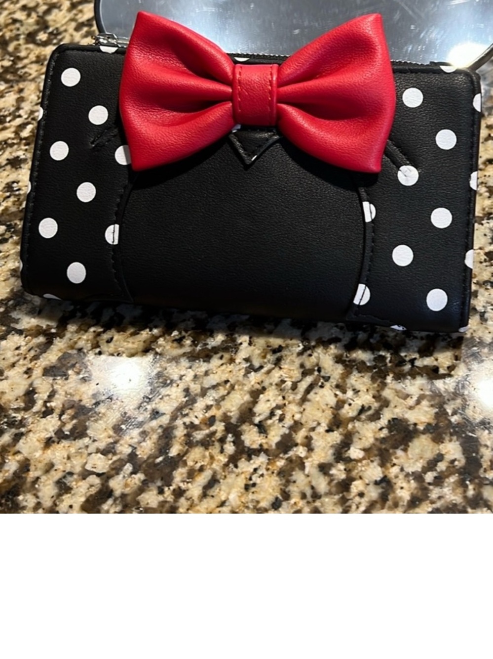 Loungefly Trifold Minnie Mouse Wallet